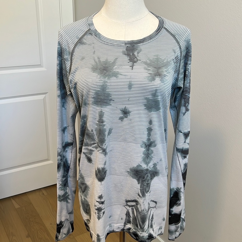 Lululemon tie dye long sleeve swiftly tech shirt. Size 10.